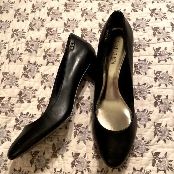 LAUREN RALPH LAUREN Black Leather heels with GOLD LOGO “RLL” Very well kept 9.5 - Picture 2 of 11